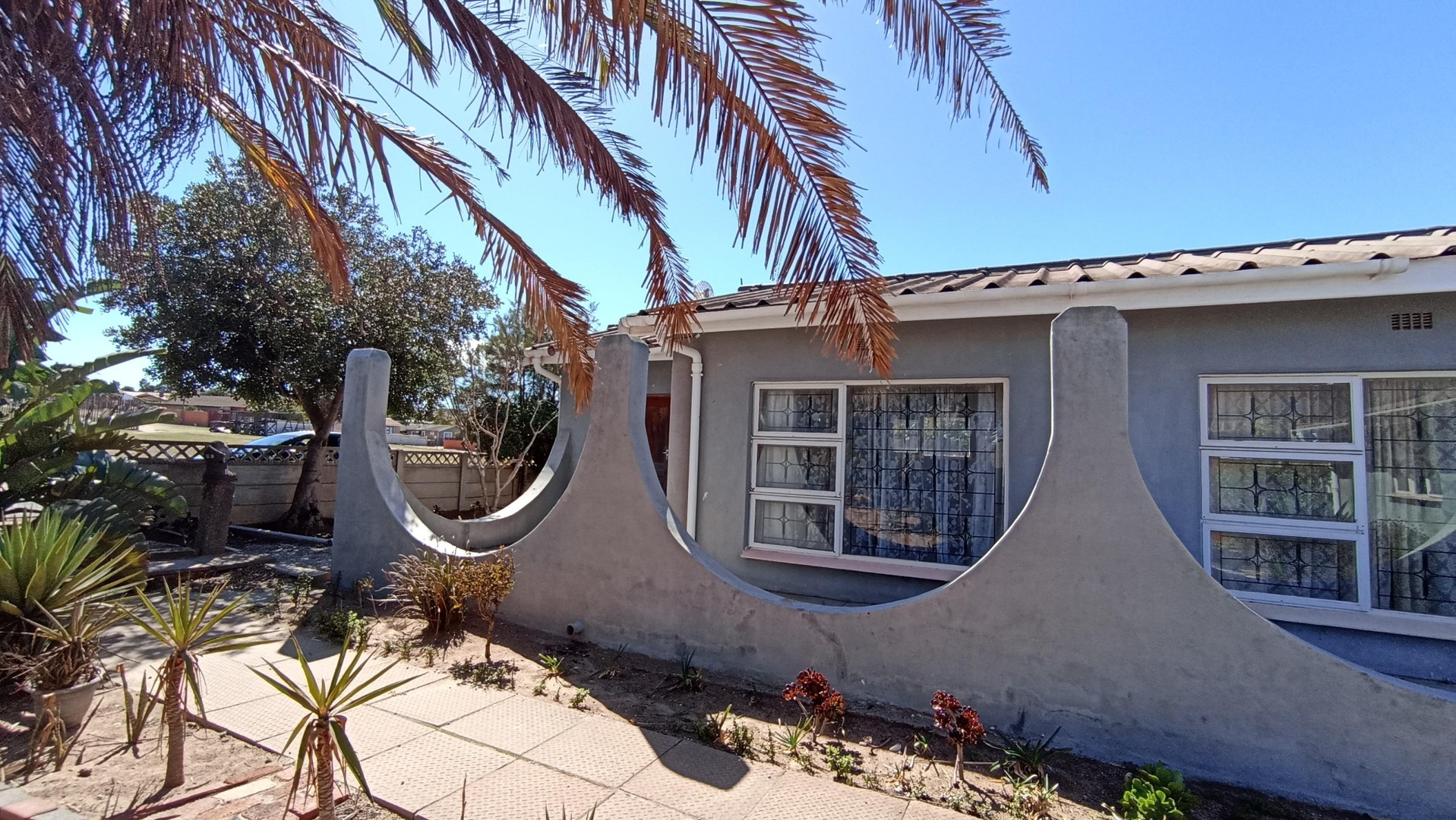 3 Bedroom Property for Sale in Louwville Western Cape